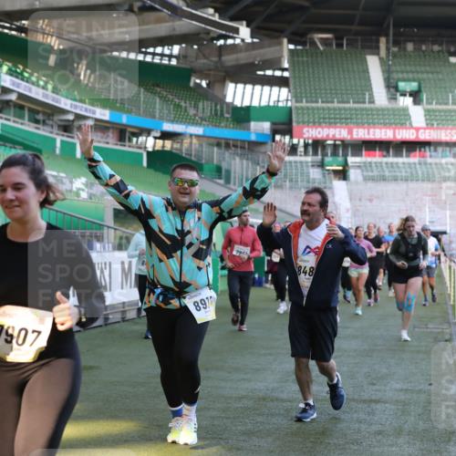 06.10.2024 - 19. swb-Marathon Bremen Yannick Fuchs http://msf.ph/oto/7449564 06.10.2024 10:36:19 Laufen im Stadion 7018, 7020, 7051, 7101, 7102, 7167, 7182, 7300, 7434, 7460, 7462, 7522, 7529, 7547, 7573, 7609, 7610, 7639, 7667, 7686, 7694, 7708, 7709, 7715, 7724, 7747, 7748, 7769, 7878, 7896, 7907, 7937, 7939, 7944, 7945, 7951, 7969, 7977, 8081, 8082, 8084, 8096, 8102, 8116, 8125, 8212, 8253, 8254, 8367, 8379, 8401, 8462, 8483, 8486, 8530, 8545, 8582, 8638, 8668, 8675, 8685, 8704, 8737, 8787, 8914, 8920, 8940, 8941, 9017, 9020, 9042, 9043, 9083 meine-sportfotos.de