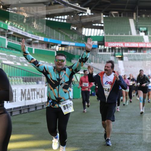 06.10.2024 - 19. swb-Marathon Bremen Yannick Fuchs http://msf.ph/oto/7449568 06.10.2024 10:36:20 Laufen im Stadion 7018, 7020, 7051, 7101, 7102, 7167, 7182, 7300, 7434, 7460, 7462, 7522, 7529, 7547, 7573, 7609, 7610, 7639, 7667, 7686, 7694, 7708, 7709, 7715, 7724, 7747, 7748, 7769, 7878, 7896, 7907, 7937, 7939, 7944, 7945, 7951, 7969, 7977, 8081, 8082, 8084, 8096, 8102, 8116, 8125, 8212, 8253, 8254, 8367, 8379, 8401, 8462, 8483, 8486, 8530, 8545, 8582, 8638, 8668, 8675, 8685, 8704, 8737, 8787, 8914, 8920, 8941, 8977, 8978, 9017, 9020, 9042, 9043, 9083 meine-sportfotos.de