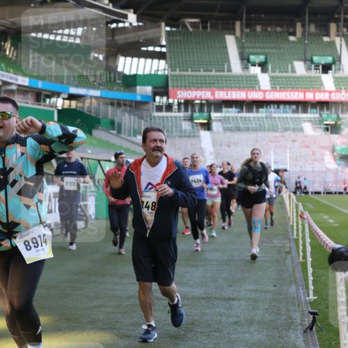 06.10.2024 - 19. swb-Marathon Bremen Yannick Fuchs http://msf.ph/oto/7449574 06.10.2024 10:36:20 Laufen im Stadion 7018, 7020, 7051, 7101, 7102, 7167, 7182, 7300, 7434, 7460, 7462, 7522, 7529, 7547, 7573, 7609, 7610, 7639, 7667, 7686, 7694, 7708, 7709, 7715, 7724, 7747, 7748, 7769, 7878, 7896, 7907, 7937, 7939, 7944, 7945, 7951, 7969, 7977, 8081, 8082, 8084, 8096, 8102, 8116, 8125, 8212, 8253, 8254, 8367, 8379, 8401, 8462, 8483, 8486, 8530, 8545, 8582, 8638, 8668, 8675, 8685, 8704, 8737, 8787, 8914, 8920, 8941, 8977, 8978, 9017, 9020, 9042, 9043, 9083 meine-sportfotos.de