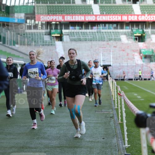 06.10.2024 - 19. swb-Marathon Bremen Yannick Fuchs http://msf.ph/oto/7449587 06.10.2024 10:36:21 Laufen im Stadion 7018, 7020, 7051, 7101, 7102, 7167, 7182, 7300, 7434, 7460, 7522, 7529, 7547, 7573, 7609, 7610, 7639, 7667, 7686, 7694, 7708, 7709, 7715, 7724, 7747, 7748, 7769, 7878, 7896, 7907, 7937, 7939, 7944, 7945, 7951, 7969, 8081, 8082, 8084, 8096, 8102, 8116, 8125, 8212, 8253, 8254, 8367, 8379, 8401, 8462, 8483, 8486, 8530, 8545, 8638, 8668, 8675, 8685, 8704, 8737, 8787, 8914, 8920, 8941, 8977, 8978, 9017, 9020, 9042, 9043, 9083 meine-sportfotos.de
