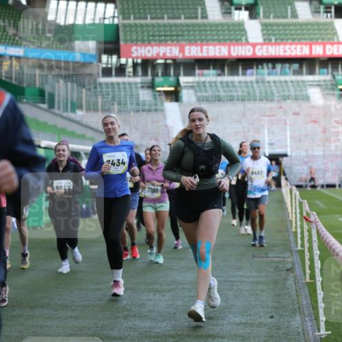 06.10.2024 - 19. swb-Marathon Bremen Yannick Fuchs http://msf.ph/oto/7449589 06.10.2024 10:36:22 Laufen im Stadion 7018, 7020, 7051, 7101, 7102, 7167, 7182, 7300, 7434, 7460, 7522, 7529, 7547, 7573, 7609, 7610, 7639, 7667, 7686, 7708, 7709, 7715, 7724, 7747, 7748, 7769, 7896, 7907, 7937, 7939, 7944, 7945, 7951, 7969, 8081, 8082, 8084, 8096, 8102, 8116, 8125, 8212, 8253, 8254, 8367, 8379, 8401, 8462, 8483, 8486, 8530, 8545, 8668, 8675, 8685, 8704, 8737, 8914, 8920, 8941, 8977, 8978, 9017, 9020, 9024, 9042, 9043, 9083 meine-sportfotos.de