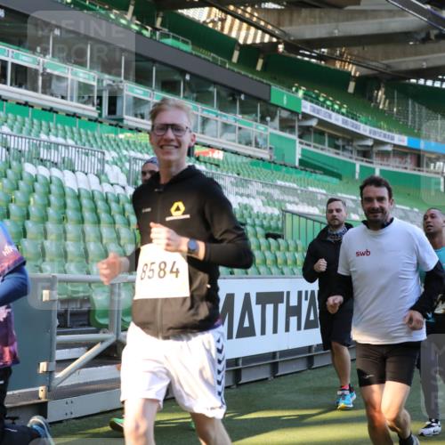 06.10.2024 - 19. swb-Marathon Bremen Yannick Fuchs http://msf.ph/oto/7449598 06.10.2024 10:32:08 Laufen im Stadion 7005, 7007, 7055, 7087, 7090, 7189, 7225, 7233, 7308, 7379, 7380, 7382, 7386, 7415, 7457, 7469, 7474, 7482, 7486, 7493, 7545, 7551, 7575, 7600, 7628, 7637, 7689, 7750, 7762, 7782, 7794, 7846, 7847, 7850, 7872, 7894, 7974, 8013, 8052, 8061, 8111, 8112, 8123, 8132, 8161, 8162, 8231, 8233, 8276, 8304, 8305, 8322, 8324, 8325, 8339, 8377, 8413, 8416, 8418, 8431, 8557, 8576, 8584, 8598, 8641, 8738, 8744, 8756, 8757, 8769, 8772, 8790, 8826, 8840, 8867, 8868, 8874, 9050, 9067 meine-sportfotos.de