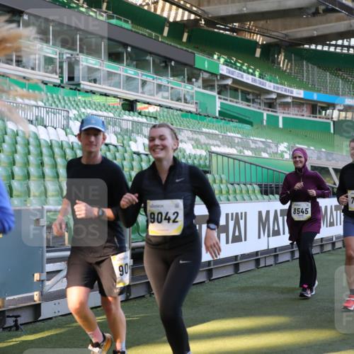 06.10.2024 - 19. swb-Marathon Bremen Yannick Fuchs http://msf.ph/oto/7449617 06.10.2024 10:36:26 Laufen im Stadion 7018, 7020, 7051, 7101, 7102, 7167, 7182, 7300, 7434, 7522, 7529, 7547, 7573, 7609, 7610, 7639, 7667, 7708, 7709, 7715, 7724, 7747, 7748, 7769, 7792, 7896, 7907, 7939, 7944, 7945, 7951, 7969, 8078, 8081, 8082, 8083, 8084, 8096, 8102, 8116, 8125, 8212, 8253, 8254, 8367, 8379, 8401, 8462, 8483, 8486, 8530, 8545, 8613, 8621, 8685, 8704, 8737, 8914, 8920, 8941, 8977, 8978, 9020, 9022, 9024, 9042, 9043, 9083 meine-sportfotos.de