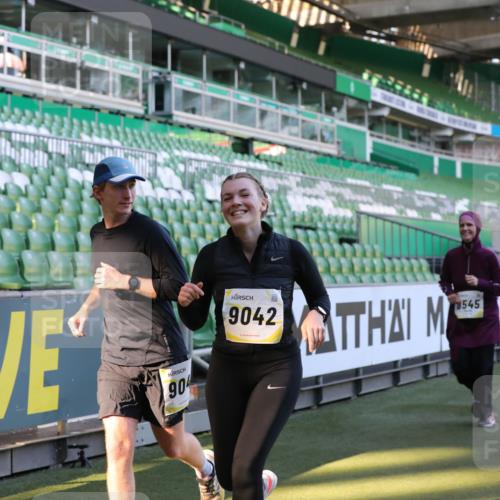 06.10.2024 - 19. swb-Marathon Bremen Yannick Fuchs http://msf.ph/oto/7449619 06.10.2024 10:36:26 Laufen im Stadion 7018, 7020, 7051, 7101, 7102, 7167, 7182, 7300, 7434, 7522, 7529, 7547, 7573, 7609, 7610, 7639, 7667, 7708, 7709, 7715, 7724, 7747, 7748, 7769, 7792, 7896, 7907, 7939, 7944, 7945, 7951, 7969, 8078, 8081, 8082, 8083, 8084, 8096, 8102, 8116, 8125, 8212, 8253, 8254, 8367, 8379, 8401, 8462, 8483, 8486, 8530, 8545, 8613, 8621, 8685, 8704, 8737, 8914, 8920, 8941, 8977, 8978, 9020, 9022, 9024, 9042, 9043, 9083 meine-sportfotos.de