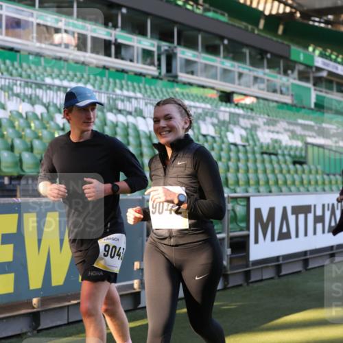 06.10.2024 - 19. swb-Marathon Bremen Yannick Fuchs http://msf.ph/oto/7449621 06.10.2024 10:36:26 Laufen im Stadion 7018, 7020, 7051, 7101, 7102, 7167, 7182, 7300, 7434, 7522, 7529, 7547, 7573, 7609, 7610, 7639, 7667, 7708, 7709, 7715, 7724, 7747, 7748, 7769, 7792, 7896, 7907, 7939, 7944, 7945, 7951, 7969, 8078, 8081, 8082, 8083, 8084, 8096, 8102, 8116, 8125, 8212, 8253, 8254, 8367, 8379, 8401, 8462, 8483, 8486, 8530, 8545, 8613, 8621, 8685, 8704, 8737, 8914, 8920, 8941, 8977, 8978, 9020, 9022, 9024, 9042, 9043, 9083 meine-sportfotos.de
