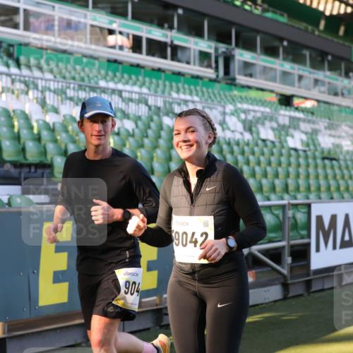 06.10.2024 - 19. swb-Marathon Bremen Yannick Fuchs http://msf.ph/oto/7449623 06.10.2024 10:36:27 Laufen im Stadion 7051, 7101, 7102, 7152, 7167, 7300, 7434, 7522, 7529, 7547, 7573, 7609, 7610, 7639, 7667, 7708, 7709, 7715, 7724, 7747, 7748, 7769, 7792, 7896, 7907, 7939, 7944, 7945, 7951, 7969, 8078, 8081, 8082, 8083, 8084, 8096, 8102, 8116, 8125, 8212, 8253, 8254, 8367, 8379, 8401, 8438, 8462, 8483, 8486, 8530, 8545, 8613, 8621, 8685, 8704, 8737, 8914, 8920, 8941, 8977, 8978, 9020, 9022, 9024, 9042, 9043, 9083 meine-sportfotos.de