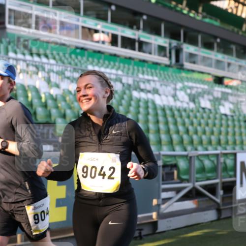 06.10.2024 - 19. swb-Marathon Bremen Yannick Fuchs http://msf.ph/oto/7449628 06.10.2024 10:36:27 Laufen im Stadion 7051, 7101, 7102, 7152, 7167, 7300, 7434, 7522, 7529, 7547, 7573, 7609, 7610, 7639, 7667, 7708, 7709, 7715, 7724, 7747, 7748, 7769, 7792, 7896, 7907, 7939, 7944, 7945, 7951, 7969, 8078, 8081, 8082, 8083, 8084, 8096, 8102, 8116, 8125, 8212, 8253, 8254, 8367, 8379, 8401, 8438, 8462, 8483, 8486, 8530, 8545, 8613, 8621, 8685, 8704, 8737, 8914, 8920, 8941, 8977, 8978, 9020, 9022, 9024, 9042, 9043, 9083 meine-sportfotos.de