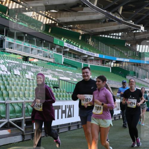 06.10.2024 - 19. swb-Marathon Bremen Yannick Fuchs http://msf.ph/oto/7449630 06.10.2024 10:36:27 Laufen im Stadion 7051, 7101, 7102, 7152, 7167, 7300, 7434, 7522, 7529, 7547, 7573, 7609, 7610, 7639, 7667, 7708, 7709, 7715, 7724, 7747, 7748, 7769, 7792, 7896, 7907, 7939, 7944, 7945, 7951, 7969, 8078, 8081, 8082, 8083, 8084, 8096, 8102, 8116, 8125, 8212, 8253, 8254, 8367, 8379, 8401, 8438, 8462, 8483, 8486, 8530, 8545, 8613, 8621, 8685, 8704, 8737, 8914, 8920, 8941, 8977, 8978, 9020, 9022, 9024, 9042, 9043, 9083 meine-sportfotos.de