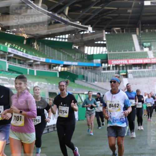 06.10.2024 - 19. swb-Marathon Bremen Yannick Fuchs http://msf.ph/oto/7449637 06.10.2024 10:36:28 Laufen im Stadion 7051, 7101, 7102, 7152, 7167, 7300, 7326, 7434, 7522, 7529, 7547, 7573, 7609, 7610, 7639, 7667, 7708, 7709, 7715, 7747, 7748, 7769, 7792, 7896, 7907, 7939, 7944, 7945, 7951, 7969, 8078, 8081, 8082, 8083, 8084, 8096, 8102, 8116, 8125, 8212, 8253, 8254, 8367, 8379, 8401, 8438, 8462, 8483, 8486, 8530, 8545, 8613, 8621, 8685, 8737, 8751, 8914, 8920, 8941, 8977, 8978, 9020, 9022, 9024, 9042, 9043, 9083 meine-sportfotos.de
