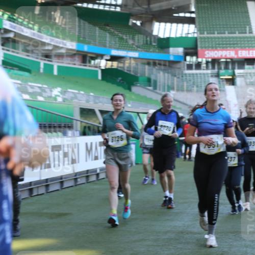 06.10.2024 - 19. swb-Marathon Bremen Yannick Fuchs http://msf.ph/oto/7449654 06.10.2024 10:36:30 Laufen im Stadion 7022, 7051, 7101, 7102, 7152, 7167, 7300, 7326, 7434, 7522, 7529, 7547, 7558, 7573, 7609, 7610, 7636, 7639, 7667, 7708, 7709, 7715, 7747, 7748, 7769, 7792, 7896, 7907, 7939, 7944, 7945, 7951, 8078, 8081, 8082, 8083, 8084, 8102, 8116, 8125, 8253, 8254, 8367, 8379, 8401, 8438, 8462, 8486, 8493, 8530, 8545, 8592, 8613, 8621, 8737, 8751, 8914, 8920, 8977, 8978, 9020, 9022, 9024, 9042, 9043, 9083 meine-sportfotos.de