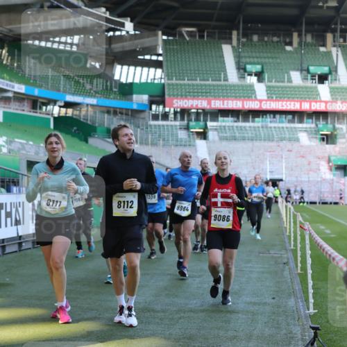 06.10.2024 - 19. swb-Marathon Bremen Yannick Fuchs http://msf.ph/oto/7449678 06.10.2024 10:32:17 Laufen im Stadion 7007, 7055, 7087, 7090, 7179, 7189, 7308, 7379, 7380, 7382, 7386, 7415, 7457, 7469, 7474, 7481, 7482, 7493, 7551, 7600, 7628, 7637, 7689, 7750, 7762, 7782, 7794, 7846, 7850, 7872, 7894, 7974, 7975, 8052, 8061, 8111, 8112, 8119, 8132, 8161, 8162, 8231, 8233, 8276, 8322, 8324, 8325, 8339, 8359, 8377, 8413, 8418, 8431, 8557, 8576, 8584, 8598, 8616, 8641, 8682, 8683, 8738, 8744, 8756, 8757, 8769, 8772, 8790, 8822, 8826, 8840, 8867, 8868, 8874, 9021, 9100, 9108, 9130 meine-sportfotos.de