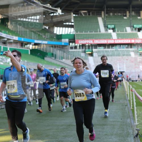 06.10.2024 - 19. swb-Marathon Bremen Yannick Fuchs http://msf.ph/oto/7449694 06.10.2024 10:36:36 Laufen im Stadion 7022, 7051, 7101, 7102, 7104, 7152, 7160, 7300, 7326, 7434, 7529, 7547, 7558, 7636, 7667, 7708, 7709, 7715, 7721, 7747, 7748, 7769, 7792, 7896, 7907, 7939, 7944, 7951, 8078, 8081, 8082, 8083, 8084, 8102, 8116, 8125, 8138, 8168, 8170, 8253, 8254, 8379, 8401, 8438, 8462, 8493, 8545, 8592, 8613, 8621, 8708, 8737, 8741, 8751, 8914, 8977, 8978, 9020, 9022, 9024, 9042, 9043, 9083, 9990 meine-sportfotos.de