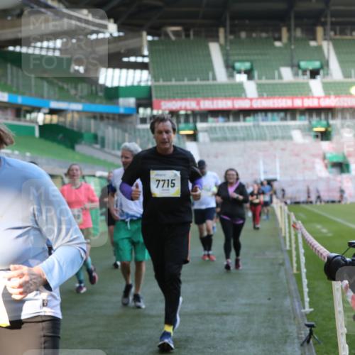 06.10.2024 - 19. swb-Marathon Bremen Yannick Fuchs http://msf.ph/oto/7449714 06.10.2024 10:36:38 Laufen im Stadion 7022, 7051, 7064, 7101, 7102, 7104, 7152, 7160, 7300, 7326, 7434, 7529, 7547, 7558, 7636, 7708, 7709, 7715, 7721, 7747, 7748, 7769, 7792, 7896, 7939, 7944, 7951, 8078, 8081, 8082, 8083, 8084, 8102, 8116, 8125, 8138, 8168, 8170, 8193, 8253, 8254, 8379, 8401, 8430, 8438, 8462, 8493, 8545, 8592, 8613, 8621, 8708, 8737, 8741, 8751, 8914, 8977, 8978, 9020, 9022, 9024, 9042, 9043, 9083, 9990 meine-sportfotos.de