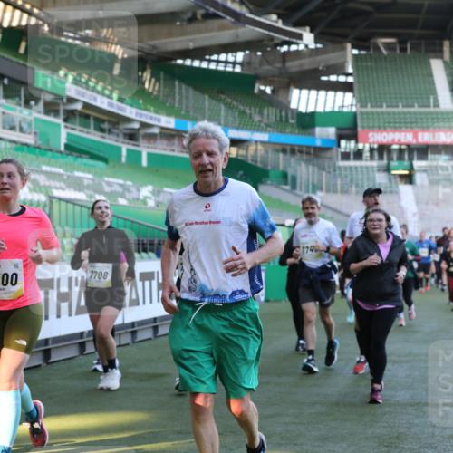 06.10.2024 - 19. swb-Marathon Bremen Yannick Fuchs http://msf.ph/oto/7449729 06.10.2024 10:36:40 Laufen im Stadion 7022, 7051, 7064, 7101, 7102, 7104, 7152, 7160, 7300, 7326, 7434, 7529, 7547, 7558, 7636, 7708, 7709, 7715, 7721, 7747, 7748, 7769, 7792, 7896, 7939, 7944, 7951, 8078, 8081, 8082, 8083, 8084, 8102, 8116, 8125, 8138, 8168, 8170, 8193, 8253, 8254, 8379, 8401, 8430, 8438, 8493, 8545, 8592, 8613, 8621, 8708, 8737, 8741, 8751, 8977, 8978, 9020, 9022, 9024, 9042, 9043, 9083, 9990 meine-sportfotos.de