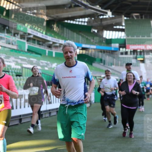 06.10.2024 - 19. swb-Marathon Bremen Yannick Fuchs http://msf.ph/oto/7449731 06.10.2024 10:36:41 Laufen im Stadion 7022, 7051, 7064, 7101, 7102, 7104, 7152, 7160, 7300, 7326, 7434, 7529, 7547, 7558, 7636, 7708, 7709, 7715, 7721, 7747, 7748, 7769, 7792, 7896, 7939, 7944, 7951, 8078, 8081, 8082, 8083, 8084, 8102, 8116, 8125, 8138, 8168, 8170, 8193, 8253, 8254, 8379, 8401, 8430, 8438, 8493, 8545, 8592, 8613, 8621, 8708, 8737, 8741, 8751, 8977, 8978, 9020, 9022, 9024, 9042, 9043, 9083, 9123, 9990 meine-sportfotos.de