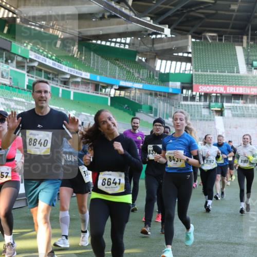 06.10.2024 - 19. swb-Marathon Bremen Yannick Fuchs http://msf.ph/oto/7449734 06.10.2024 10:32:24 Laufen im Stadion 7050, 7055, 7087, 7090, 7179, 7189, 7308, 7379, 7382, 7386, 7415, 7425, 7457, 7469, 7474, 7481, 7482, 7493, 7551, 7600, 7637, 7689, 7750, 7846, 7850, 7894, 7974, 7975, 8045, 8052, 8061, 8111, 8112, 8119, 8132, 8161, 8162, 8231, 8276, 8317, 8322, 8324, 8325, 8339, 8359, 8377, 8413, 8418, 8431, 8576, 8584, 8598, 8616, 8641, 8682, 8683, 8738, 8744, 8756, 8757, 8759, 8772, 8790, 8822, 8826, 8840, 8867, 8868, 8874, 9021, 9100, 9108, 9115, 9130 meine-sportfotos.de