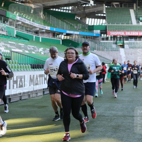 06.10.2024 - 19. swb-Marathon Bremen Yannick Fuchs http://msf.ph/oto/7449746 06.10.2024 10:36:42 Laufen im Stadion 7022, 7051, 7064, 7101, 7102, 7104, 7152, 7160, 7300, 7326, 7434, 7529, 7547, 7558, 7636, 7708, 7709, 7715, 7721, 7747, 7748, 7769, 7792, 7896, 7939, 7944, 7951, 8078, 8081, 8082, 8083, 8084, 8102, 8116, 8125, 8138, 8168, 8170, 8193, 8253, 8254, 8379, 8401, 8430, 8438, 8493, 8545, 8592, 8613, 8621, 8708, 8737, 8741, 8751, 8977, 8978, 9020, 9022, 9024, 9042, 9043, 9083, 9123, 9990 meine-sportfotos.de