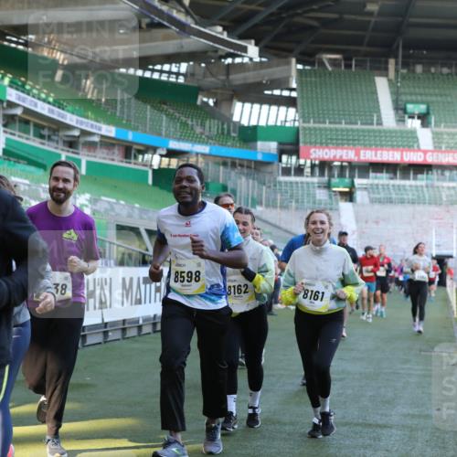 06.10.2024 - 19. swb-Marathon Bremen Yannick Fuchs http://msf.ph/oto/7449758 06.10.2024 10:32:26 Laufen im Stadion 7050, 7055, 7087, 7090, 7126, 7179, 7189, 7308, 7379, 7382, 7386, 7415, 7425, 7457, 7469, 7481, 7482, 7493, 7551, 7600, 7637, 7689, 7750, 7846, 7850, 7894, 7975, 8045, 8052, 8061, 8111, 8112, 8119, 8132, 8161, 8162, 8231, 8276, 8317, 8322, 8324, 8325, 8339, 8348, 8359, 8377, 8413, 8418, 8431, 8576, 8584, 8598, 8616, 8641, 8682, 8683, 8738, 8744, 8756, 8757, 8759, 8772, 8790, 8822, 8826, 8840, 8867, 8868, 8874, 9021, 9100, 9108, 9115, 9130 meine-sportfotos.de