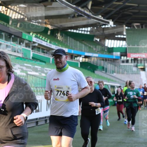 06.10.2024 - 19. swb-Marathon Bremen Yannick Fuchs http://msf.ph/oto/7449759 06.10.2024 10:36:44 Laufen im Stadion 7022, 7051, 7064, 7104, 7152, 7160, 7300, 7326, 7416, 7434, 7529, 7547, 7558, 7626, 7627, 7636, 7708, 7709, 7715, 7721, 7747, 7748, 7769, 7792, 7896, 7908, 7939, 7944, 7951, 8050, 8051, 8078, 8081, 8082, 8083, 8084, 8102, 8116, 8125, 8138, 8168, 8170, 8193, 8253, 8254, 8430, 8438, 8493, 8545, 8592, 8613, 8621, 8708, 8737, 8741, 8751, 8977, 8978, 9020, 9022, 9024, 9042, 9043, 9083, 9123, 9990 meine-sportfotos.de