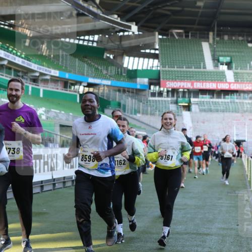06.10.2024 - 19. swb-Marathon Bremen Yannick Fuchs http://msf.ph/oto/7449760 06.10.2024 10:32:26 Laufen im Stadion 7050, 7055, 7087, 7090, 7126, 7179, 7189, 7308, 7379, 7382, 7386, 7415, 7425, 7457, 7469, 7481, 7482, 7493, 7551, 7600, 7637, 7689, 7750, 7846, 7850, 7894, 7975, 8045, 8052, 8061, 8111, 8112, 8119, 8132, 8161, 8162, 8231, 8276, 8317, 8322, 8324, 8325, 8339, 8348, 8359, 8377, 8413, 8418, 8431, 8576, 8584, 8598, 8616, 8641, 8682, 8683, 8738, 8744, 8756, 8757, 8759, 8772, 8790, 8822, 8826, 8840, 8867, 8868, 8874, 9021, 9100, 9108, 9115, 9130 meine-sportfotos.de