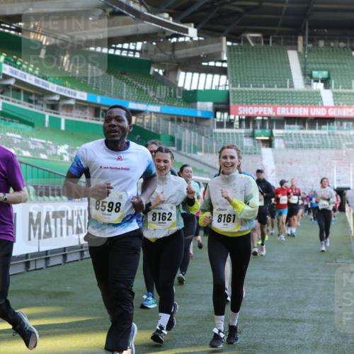06.10.2024 - 19. swb-Marathon Bremen Yannick Fuchs http://msf.ph/oto/7449765 06.10.2024 10:32:27 Laufen im Stadion 7050, 7055, 7087, 7126, 7179, 7189, 7308, 7379, 7382, 7415, 7425, 7457, 7469, 7481, 7482, 7493, 7551, 7600, 7637, 7689, 7750, 7846, 7850, 7894, 7975, 8045, 8061, 8111, 8112, 8119, 8132, 8137, 8161, 8162, 8231, 8276, 8317, 8322, 8324, 8325, 8339, 8348, 8359, 8377, 8413, 8418, 8431, 8576, 8584, 8598, 8616, 8641, 8682, 8683, 8700, 8738, 8744, 8756, 8759, 8772, 8790, 8822, 8826, 8840, 8867, 8868, 8874, 9021, 9100, 9108, 9115, 9130 meine-sportfotos.de