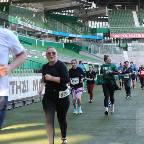 06.10.2024 - 19. swb-Marathon Bremen Yannick Fuchs http://msf.ph/oto/7449766 06.10.2024 10:36:44 Laufen im Stadion 7022, 7051, 7064, 7104, 7152, 7160, 7300, 7326, 7416, 7434, 7529, 7547, 7558, 7626, 7627, 7636, 7708, 7709, 7715, 7721, 7747, 7748, 7769, 7792, 7896, 7908, 7939, 7944, 7951, 8050, 8051, 8078, 8081, 8082, 8083, 8084, 8102, 8116, 8125, 8138, 8168, 8170, 8193, 8253, 8254, 8430, 8438, 8493, 8545, 8592, 8613, 8621, 8708, 8737, 8741, 8751, 8977, 8978, 9020, 9022, 9024, 9042, 9043, 9083, 9123, 9990 meine-sportfotos.de