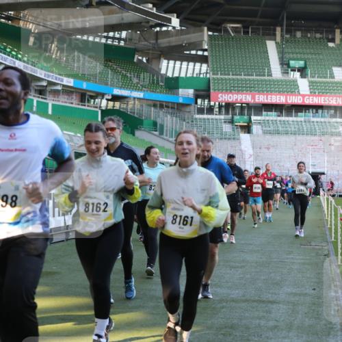 06.10.2024 - 19. swb-Marathon Bremen Yannick Fuchs http://msf.ph/oto/7449769 06.10.2024 10:32:27 Laufen im Stadion 7050, 7055, 7087, 7126, 7179, 7189, 7308, 7379, 7382, 7415, 7425, 7457, 7469, 7481, 7482, 7493, 7551, 7600, 7637, 7689, 7750, 7846, 7850, 7894, 7975, 8045, 8061, 8111, 8112, 8119, 8132, 8137, 8161, 8162, 8231, 8276, 8317, 8322, 8324, 8325, 8339, 8348, 8359, 8377, 8413, 8418, 8431, 8576, 8584, 8598, 8616, 8641, 8682, 8683, 8700, 8738, 8744, 8756, 8759, 8772, 8790, 8822, 8826, 8840, 8867, 8868, 8874, 9021, 9100, 9108, 9115, 9130 meine-sportfotos.de