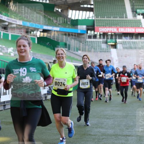 06.10.2024 - 19. swb-Marathon Bremen Yannick Fuchs http://msf.ph/oto/7449778 06.10.2024 10:36:47 Laufen im Stadion 7022, 7064, 7104, 7152, 7160, 7172, 7300, 7326, 7399, 7416, 7529, 7547, 7558, 7626, 7627, 7636, 7645, 7708, 7709, 7715, 7721, 7747, 7748, 7769, 7792, 7896, 7908, 7939, 7944, 8050, 8051, 8078, 8081, 8082, 8083, 8084, 8116, 8125, 8138, 8168, 8170, 8193, 8201, 8340, 8407, 8430, 8438, 8493, 8545, 8592, 8613, 8621, 8708, 8737, 8741, 8751, 8862, 8977, 8978, 9020, 9022, 9024, 9083, 9123, 9990 meine-sportfotos.de