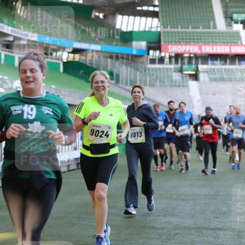 06.10.2024 - 19. swb-Marathon Bremen Yannick Fuchs http://msf.ph/oto/7449779 06.10.2024 10:36:47 Laufen im Stadion 7022, 7064, 7104, 7152, 7160, 7172, 7300, 7326, 7399, 7416, 7529, 7547, 7558, 7626, 7627, 7636, 7645, 7708, 7709, 7715, 7721, 7747, 7748, 7769, 7792, 7896, 7908, 7939, 7944, 8050, 8051, 8078, 8081, 8082, 8083, 8084, 8116, 8125, 8138, 8168, 8170, 8193, 8201, 8340, 8407, 8430, 8438, 8493, 8545, 8592, 8613, 8621, 8708, 8737, 8741, 8751, 8862, 8977, 8978, 9020, 9022, 9024, 9083, 9123, 9990 meine-sportfotos.de