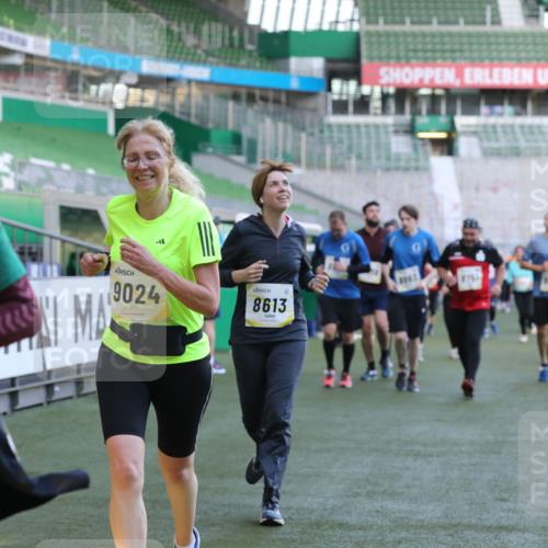 06.10.2024 - 19. swb-Marathon Bremen Yannick Fuchs http://msf.ph/oto/7449785 06.10.2024 10:36:47 Laufen im Stadion 7022, 7064, 7104, 7152, 7160, 7172, 7300, 7326, 7399, 7416, 7529, 7547, 7558, 7626, 7627, 7636, 7645, 7708, 7709, 7715, 7721, 7747, 7748, 7769, 7792, 7896, 7908, 7939, 7944, 8050, 8051, 8078, 8081, 8082, 8083, 8084, 8116, 8125, 8138, 8168, 8170, 8193, 8201, 8340, 8407, 8430, 8438, 8493, 8545, 8592, 8613, 8621, 8708, 8737, 8741, 8751, 8862, 8977, 8978, 9020, 9022, 9024, 9083, 9123, 9990 meine-sportfotos.de