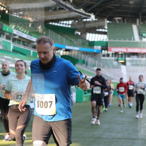 06.10.2024 - 19. swb-Marathon Bremen Yannick Fuchs http://msf.ph/oto/7449795 06.10.2024 10:32:30 Laufen im Stadion 7050, 7087, 7126, 7179, 7189, 7308, 7379, 7382, 7415, 7425, 7457, 7469, 7481, 7482, 7493, 7499, 7551, 7574, 7600, 7637, 7689, 7750, 7846, 7850, 7865, 7894, 7975, 8045, 8061, 8111, 8112, 8119, 8132, 8137, 8161, 8162, 8231, 8276, 8317, 8322, 8324, 8325, 8339, 8348, 8359, 8361, 8377, 8431, 8432, 8576, 8584, 8598, 8616, 8641, 8682, 8683, 8700, 8738, 8756, 8759, 8772, 8790, 8822, 8826, 8840, 8867, 8868, 8874, 8934, 9021, 9100, 9108, 9115, 9117, 9130 meine-sportfotos.de
