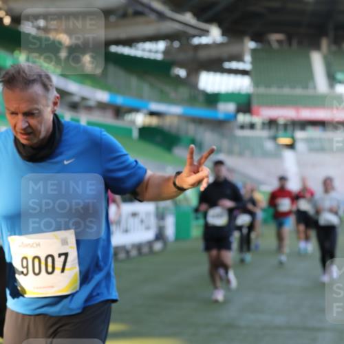 06.10.2024 - 19. swb-Marathon Bremen Yannick Fuchs http://msf.ph/oto/7449799 06.10.2024 10:32:30 Laufen im Stadion 7050, 7087, 7126, 7179, 7189, 7308, 7379, 7382, 7415, 7425, 7457, 7469, 7481, 7482, 7493, 7499, 7551, 7574, 7600, 7637, 7689, 7750, 7846, 7850, 7865, 7894, 7975, 8045, 8061, 8111, 8112, 8119, 8132, 8137, 8161, 8162, 8231, 8276, 8317, 8322, 8324, 8325, 8339, 8348, 8359, 8361, 8377, 8431, 8432, 8576, 8584, 8598, 8616, 8641, 8682, 8683, 8700, 8738, 8756, 8759, 8772, 8790, 8822, 8826, 8840, 8867, 8868, 8874, 8934, 9021, 9100, 9108, 9115, 9117, 9130 meine-sportfotos.de