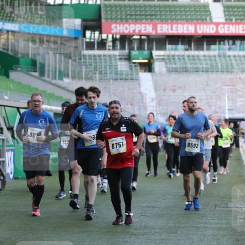 06.10.2024 - 19. swb-Marathon Bremen Yannick Fuchs http://msf.ph/oto/7449802 06.10.2024 10:36:50 Laufen im Stadion 7022, 7064, 7104, 7152, 7160, 7172, 7300, 7326, 7399, 7416, 7529, 7547, 7558, 7626, 7627, 7636, 7645, 7708, 7709, 7715, 7721, 7747, 7748, 7769, 7792, 7896, 7908, 7944, 8025, 8026, 8032, 8050, 8051, 8078, 8081, 8082, 8083, 8084, 8116, 8125, 8138, 8168, 8170, 8193, 8201, 8340, 8407, 8430, 8438, 8493, 8529, 8592, 8613, 8621, 8703, 8708, 8737, 8741, 8751, 8862, 8977, 8978, 9022, 9024, 9083, 9123, 9990 meine-sportfotos.de