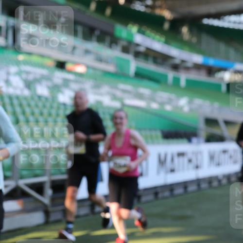 06.10.2024 - 19. swb-Marathon Bremen Yannick Fuchs http://msf.ph/oto/7449809 06.10.2024 10:32:31 Laufen im Stadion 7050, 7087, 7126, 7179, 7189, 7308, 7379, 7382, 7415, 7425, 7457, 7469, 7481, 7482, 7493, 7499, 7551, 7574, 7600, 7637, 7689, 7750, 7846, 7865, 7894, 7975, 8045, 8061, 8111, 8112, 8119, 8132, 8137, 8161, 8162, 8231, 8276, 8317, 8322, 8324, 8325, 8339, 8348, 8359, 8361, 8377, 8431, 8432, 8576, 8584, 8598, 8616, 8641, 8682, 8683, 8700, 8738, 8756, 8759, 8772, 8790, 8822, 8826, 8840, 8867, 8868, 8874, 8934, 9021, 9100, 9108, 9115, 9117, 9130 meine-sportfotos.de