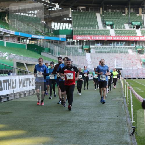 06.10.2024 - 19. swb-Marathon Bremen Yannick Fuchs http://msf.ph/oto/7449813 06.10.2024 10:36:50 Laufen im Stadion 7022, 7064, 7104, 7152, 7160, 7172, 7300, 7326, 7399, 7416, 7529, 7547, 7558, 7626, 7627, 7636, 7645, 7708, 7709, 7715, 7721, 7747, 7748, 7769, 7792, 7896, 7908, 7944, 8025, 8026, 8032, 8050, 8051, 8078, 8081, 8082, 8083, 8084, 8116, 8125, 8138, 8168, 8170, 8193, 8201, 8340, 8407, 8430, 8438, 8493, 8529, 8592, 8613, 8621, 8703, 8708, 8737, 8741, 8751, 8862, 8977, 8978, 9022, 9024, 9083, 9123, 9990 meine-sportfotos.de