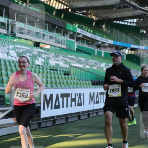 06.10.2024 - 19. swb-Marathon Bremen Yannick Fuchs http://msf.ph/oto/7449815 06.10.2024 10:32:32 Laufen im Stadion 7050, 7087, 7126, 7179, 7189, 7308, 7379, 7382, 7415, 7425, 7457, 7469, 7481, 7482, 7499, 7551, 7574, 7600, 7637, 7689, 7750, 7846, 7865, 7894, 7975, 8045, 8061, 8111, 8112, 8119, 8132, 8137, 8161, 8162, 8231, 8276, 8317, 8322, 8324, 8325, 8339, 8348, 8359, 8361, 8377, 8431, 8432, 8576, 8584, 8598, 8616, 8641, 8663, 8682, 8683, 8700, 8738, 8756, 8759, 8772, 8790, 8822, 8826, 8840, 8867, 8868, 8934, 9021, 9100, 9108, 9115, 9117, 9130 meine-sportfotos.de