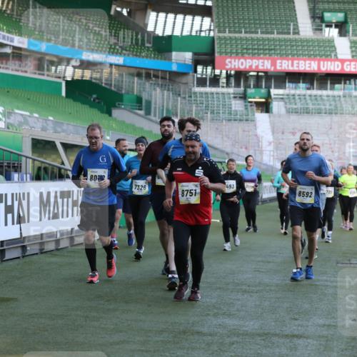 06.10.2024 - 19. swb-Marathon Bremen Yannick Fuchs http://msf.ph/oto/7449818 06.10.2024 10:36:51 Laufen im Stadion 7022, 7064, 7104, 7152, 7160, 7172, 7300, 7326, 7399, 7416, 7529, 7547, 7558, 7626, 7627, 7636, 7645, 7708, 7709, 7715, 7721, 7747, 7748, 7769, 7792, 7896, 7908, 7944, 8025, 8026, 8032, 8050, 8051, 8078, 8081, 8082, 8083, 8084, 8116, 8125, 8138, 8168, 8170, 8193, 8201, 8340, 8407, 8430, 8438, 8493, 8529, 8592, 8613, 8621, 8660, 8703, 8708, 8741, 8751, 8862, 8977, 8978, 9022, 9024, 9074, 9083, 9123, 9990 meine-sportfotos.de