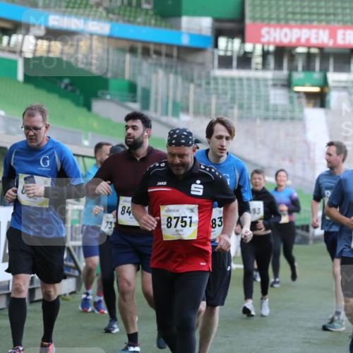 06.10.2024 - 19. swb-Marathon Bremen Yannick Fuchs http://msf.ph/oto/7449821 06.10.2024 10:36:51 Laufen im Stadion 7022, 7064, 7104, 7152, 7160, 7172, 7300, 7326, 7399, 7416, 7529, 7547, 7558, 7626, 7627, 7636, 7645, 7708, 7709, 7715, 7721, 7747, 7748, 7769, 7792, 7896, 7908, 7944, 8025, 8026, 8032, 8050, 8051, 8078, 8081, 8082, 8083, 8084, 8116, 8125, 8138, 8168, 8170, 8193, 8201, 8340, 8407, 8430, 8438, 8493, 8529, 8592, 8613, 8621, 8660, 8703, 8708, 8741, 8751, 8862, 8977, 8978, 9022, 9024, 9074, 9083, 9123, 9990 meine-sportfotos.de