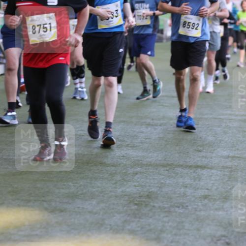 06.10.2024 - 19. swb-Marathon Bremen Yannick Fuchs http://msf.ph/oto/7449823 06.10.2024 10:36:52 Laufen im Stadion 7022, 7064, 7104, 7152, 7160, 7172, 7300, 7326, 7399, 7416, 7529, 7547, 7558, 7626, 7627, 7636, 7645, 7708, 7709, 7715, 7721, 7747, 7748, 7792, 7896, 7908, 7944, 8025, 8026, 8032, 8050, 8051, 8078, 8081, 8082, 8083, 8084, 8116, 8138, 8168, 8170, 8193, 8201, 8216, 8340, 8407, 8430, 8438, 8493, 8529, 8592, 8613, 8621, 8660, 8696, 8703, 8708, 8731, 8741, 8751, 8862, 8977, 8978, 9022, 9024, 9074, 9083, 9123, 9990 meine-sportfotos.de