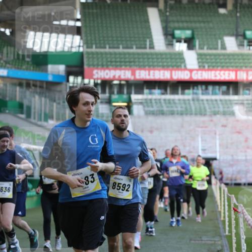 06.10.2024 - 19. swb-Marathon Bremen Yannick Fuchs http://msf.ph/oto/7449831 06.10.2024 10:36:53 Laufen im Stadion 7022, 7064, 7104, 7152, 7160, 7172, 7300, 7326, 7399, 7416, 7529, 7547, 7558, 7626, 7627, 7636, 7645, 7708, 7709, 7715, 7721, 7747, 7748, 7792, 7896, 7908, 7944, 8025, 8026, 8032, 8050, 8051, 8078, 8081, 8082, 8083, 8084, 8116, 8138, 8168, 8170, 8193, 8201, 8216, 8340, 8407, 8430, 8438, 8493, 8529, 8574, 8592, 8613, 8621, 8660, 8696, 8703, 8708, 8731, 8741, 8751, 8862, 8977, 8978, 9010, 9022, 9024, 9074, 9083, 9123, 9990 meine-sportfotos.de