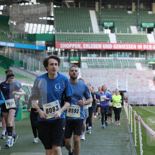 06.10.2024 - 19. swb-Marathon Bremen Yannick Fuchs http://msf.ph/oto/7449833 06.10.2024 10:36:53 Laufen im Stadion 7022, 7064, 7104, 7152, 7160, 7172, 7300, 7326, 7399, 7416, 7529, 7547, 7558, 7626, 7627, 7636, 7645, 7708, 7709, 7715, 7721, 7747, 7748, 7792, 7896, 7908, 7944, 8025, 8026, 8032, 8050, 8051, 8078, 8081, 8082, 8083, 8084, 8116, 8138, 8168, 8170, 8193, 8201, 8216, 8340, 8407, 8430, 8438, 8493, 8529, 8574, 8592, 8613, 8621, 8660, 8696, 8703, 8708, 8731, 8741, 8751, 8862, 8977, 8978, 9010, 9022, 9024, 9074, 9083, 9123, 9990 meine-sportfotos.de