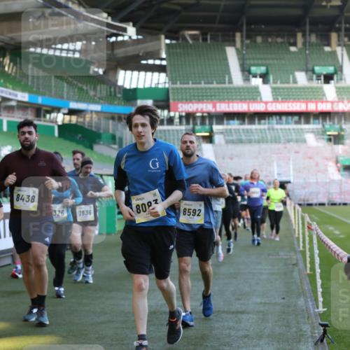 06.10.2024 - 19. swb-Marathon Bremen Yannick Fuchs http://msf.ph/oto/7449836 06.10.2024 10:36:54 Laufen im Stadion 7022, 7064, 7104, 7152, 7160, 7172, 7300, 7326, 7399, 7416, 7529, 7547, 7558, 7626, 7627, 7636, 7645, 7708, 7709, 7715, 7721, 7747, 7748, 7792, 7896, 7908, 8025, 8026, 8032, 8050, 8051, 8078, 8081, 8082, 8083, 8084, 8138, 8168, 8170, 8193, 8201, 8216, 8340, 8407, 8430, 8438, 8493, 8529, 8574, 8592, 8613, 8621, 8660, 8696, 8703, 8708, 8731, 8741, 8751, 8770, 8862, 8977, 8978, 9010, 9022, 9024, 9074, 9083, 9123, 9990 meine-sportfotos.de