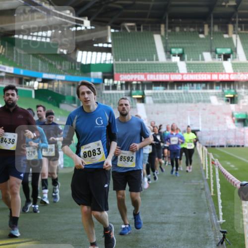 06.10.2024 - 19. swb-Marathon Bremen Yannick Fuchs http://msf.ph/oto/7449838 06.10.2024 10:36:54 Laufen im Stadion 7022, 7064, 7104, 7152, 7160, 7172, 7300, 7326, 7399, 7416, 7529, 7547, 7558, 7626, 7627, 7636, 7645, 7708, 7709, 7715, 7721, 7747, 7748, 7792, 7896, 7908, 8025, 8026, 8032, 8050, 8051, 8078, 8081, 8082, 8083, 8084, 8138, 8168, 8170, 8193, 8201, 8216, 8340, 8407, 8430, 8438, 8493, 8529, 8574, 8592, 8613, 8621, 8660, 8696, 8703, 8708, 8731, 8741, 8751, 8770, 8862, 8977, 8978, 9010, 9022, 9024, 9074, 9083, 9123, 9990 meine-sportfotos.de