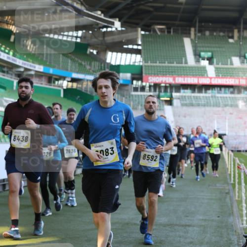 06.10.2024 - 19. swb-Marathon Bremen Yannick Fuchs http://msf.ph/oto/7449843 06.10.2024 10:36:54 Laufen im Stadion 7022, 7064, 7104, 7152, 7160, 7172, 7300, 7326, 7399, 7416, 7529, 7547, 7558, 7626, 7627, 7636, 7645, 7708, 7709, 7715, 7721, 7747, 7748, 7792, 7896, 7908, 8025, 8026, 8032, 8050, 8051, 8078, 8081, 8082, 8083, 8084, 8138, 8168, 8170, 8193, 8201, 8216, 8340, 8407, 8430, 8438, 8493, 8529, 8574, 8592, 8613, 8621, 8660, 8696, 8703, 8708, 8731, 8741, 8751, 8770, 8862, 8977, 8978, 9010, 9022, 9024, 9074, 9083, 9123, 9990 meine-sportfotos.de