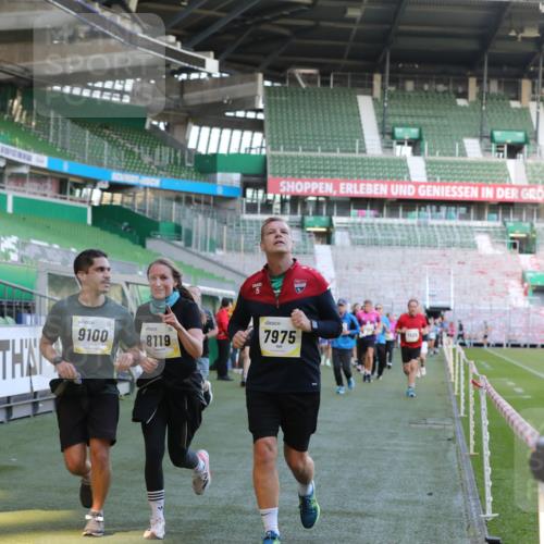 06.10.2024 - 19. swb-Marathon Bremen Yannick Fuchs http://msf.ph/oto/7449846 06.10.2024 10:32:36 Laufen im Stadion 7050, 7087, 7126, 7179, 7189, 7308, 7317, 7373, 7375, 7382, 7415, 7425, 7457, 7477, 7481, 7482, 7499, 7551, 7574, 7656, 7678, 7734, 7735, 7846, 7865, 7975, 8045, 8111, 8112, 8119, 8137, 8161, 8162, 8231, 8317, 8322, 8324, 8325, 8339, 8348, 8359, 8361, 8377, 8431, 8432, 8479, 8598, 8616, 8641, 8663, 8682, 8683, 8700, 8738, 8756, 8759, 8772, 8790, 8822, 8840, 8858, 8867, 8868, 8934, 9021, 9100, 9108, 9115, 9117, 9130 meine-sportfotos.de