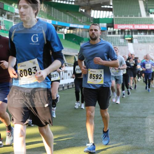 06.10.2024 - 19. swb-Marathon Bremen Yannick Fuchs http://msf.ph/oto/7449851 06.10.2024 10:36:55 Laufen im Stadion 7022, 7064, 7104, 7152, 7160, 7172, 7300, 7326, 7399, 7416, 7529, 7547, 7558, 7626, 7627, 7636, 7645, 7708, 7709, 7715, 7721, 7747, 7748, 7792, 7896, 7908, 8025, 8026, 8032, 8050, 8051, 8078, 8081, 8082, 8083, 8084, 8138, 8168, 8170, 8193, 8201, 8216, 8340, 8407, 8430, 8438, 8493, 8529, 8574, 8592, 8599, 8613, 8621, 8660, 8696, 8703, 8708, 8731, 8741, 8751, 8770, 8778, 8862, 8977, 8978, 9010, 9022, 9024, 9074, 9123, 9990 meine-sportfotos.de
