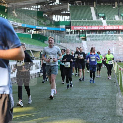 06.10.2024 - 19. swb-Marathon Bremen Yannick Fuchs http://msf.ph/oto/7449859 06.10.2024 10:36:57 Laufen im Stadion 7022, 7064, 7104, 7152, 7160, 7172, 7300, 7326, 7399, 7416, 7547, 7558, 7626, 7627, 7636, 7645, 7708, 7709, 7715, 7721, 7747, 7748, 7792, 7896, 7908, 8025, 8026, 8032, 8050, 8051, 8078, 8081, 8082, 8083, 8084, 8138, 8168, 8170, 8193, 8201, 8202, 8216, 8340, 8407, 8430, 8438, 8493, 8529, 8574, 8592, 8599, 8613, 8621, 8660, 8693, 8696, 8703, 8708, 8731, 8741, 8751, 8770, 8778, 8862, 8977, 8978, 9010, 9022, 9024, 9074, 9123, 9990 meine-sportfotos.de