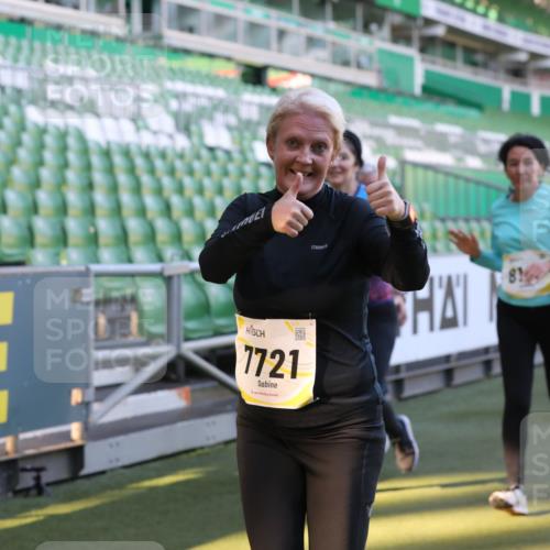 06.10.2024 - 19. swb-Marathon Bremen Yannick Fuchs http://msf.ph/oto/7449868 06.10.2024 10:37:01 Laufen im Stadion 7022, 7064, 7104, 7152, 7160, 7172, 7326, 7399, 7416, 7441, 7558, 7626, 7627, 7636, 7645, 7708, 7709, 7715, 7721, 7747, 7748, 7792, 7818, 7819, 7834, 7896, 7908, 8025, 8026, 8032, 8050, 8051, 8077, 8078, 8083, 8104, 8138, 8168, 8170, 8193, 8201, 8202, 8216, 8221, 8340, 8407, 8430, 8438, 8448, 8493, 8529, 8574, 8592, 8599, 8613, 8621, 8660, 8693, 8696, 8703, 8708, 8731, 8741, 8751, 8770, 8778, 8811, 8862, 8977, 8978, 9010, 9022, 9024, 9074, 9123, 9990 meine-sportfotos.de