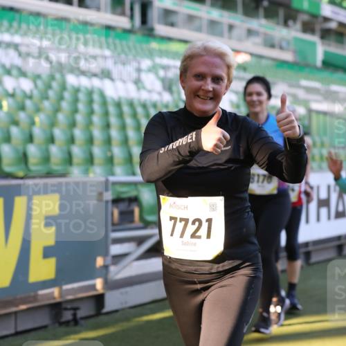 06.10.2024 - 19. swb-Marathon Bremen Yannick Fuchs http://msf.ph/oto/7449870 06.10.2024 10:37:01 Laufen im Stadion 7022, 7064, 7104, 7152, 7160, 7172, 7326, 7399, 7416, 7441, 7558, 7626, 7627, 7636, 7645, 7708, 7709, 7715, 7721, 7747, 7748, 7792, 7818, 7819, 7834, 7896, 7908, 8025, 8026, 8032, 8050, 8051, 8077, 8078, 8083, 8104, 8138, 8168, 8170, 8193, 8201, 8202, 8216, 8221, 8340, 8407, 8430, 8438, 8448, 8493, 8529, 8574, 8592, 8599, 8613, 8621, 8660, 8693, 8696, 8703, 8708, 8731, 8741, 8751, 8770, 8778, 8811, 8862, 8977, 8978, 9010, 9022, 9024, 9074, 9123, 9990 meine-sportfotos.de