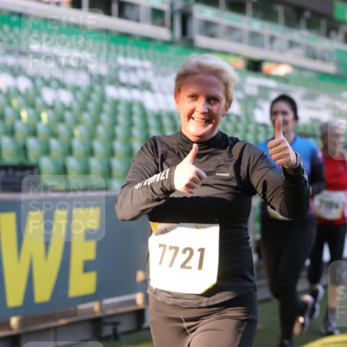 06.10.2024 - 19. swb-Marathon Bremen Yannick Fuchs http://msf.ph/oto/7449872 06.10.2024 10:37:01 Laufen im Stadion 7022, 7064, 7104, 7152, 7160, 7172, 7326, 7399, 7416, 7441, 7558, 7626, 7627, 7636, 7645, 7708, 7709, 7715, 7721, 7747, 7748, 7792, 7818, 7819, 7834, 7896, 7908, 8025, 8026, 8032, 8050, 8051, 8077, 8078, 8083, 8104, 8138, 8168, 8170, 8193, 8201, 8202, 8216, 8221, 8340, 8407, 8430, 8438, 8448, 8493, 8529, 8574, 8592, 8599, 8613, 8621, 8660, 8693, 8696, 8703, 8708, 8731, 8741, 8751, 8770, 8778, 8811, 8862, 8977, 8978, 9010, 9022, 9024, 9074, 9123, 9990 meine-sportfotos.de